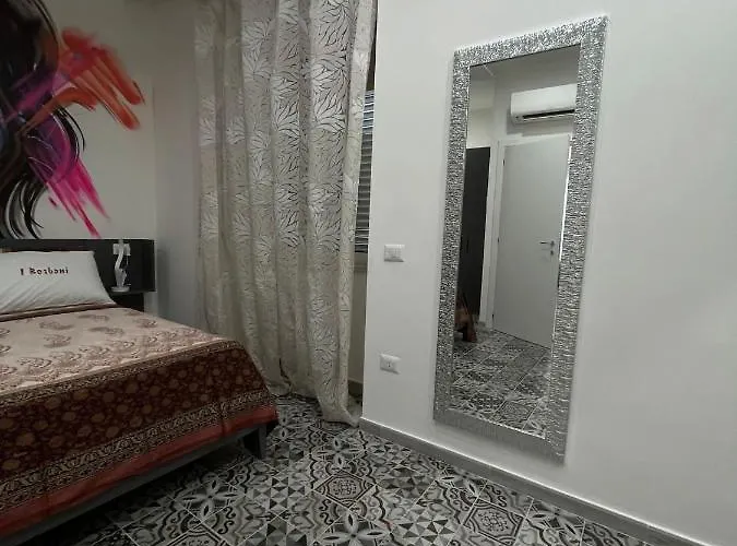 I Borboni Oda ve Kahvaltı 4*